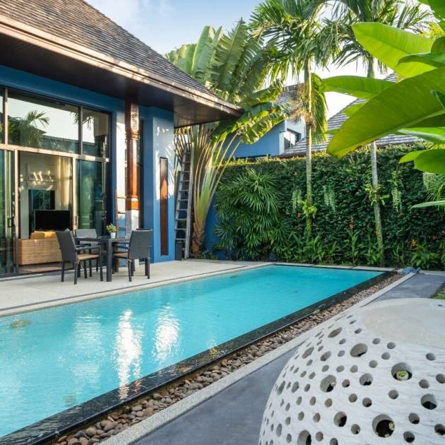Tropical sunset rooms
